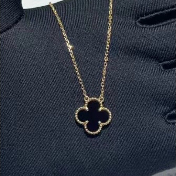 VCS Vintage Alhambra Pendant Necklace - Black - Picture 3 of 3